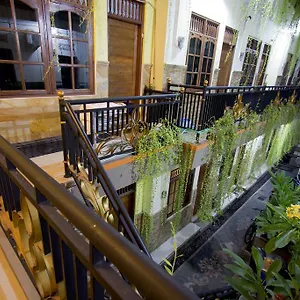 https://asta-house.hotelsseminyak.net